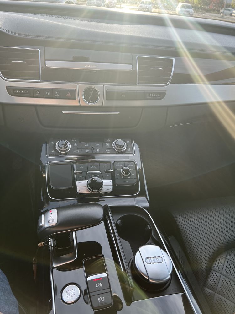 Audi a8  Pentru cei interesati de km reali !