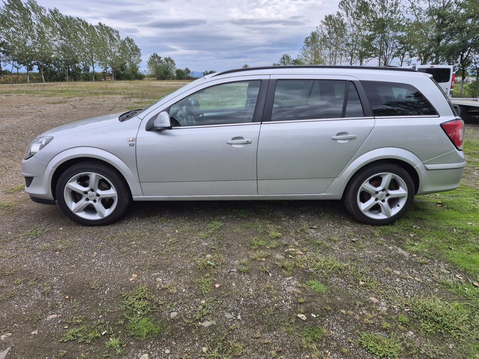 Opel Astra 1.7    2010