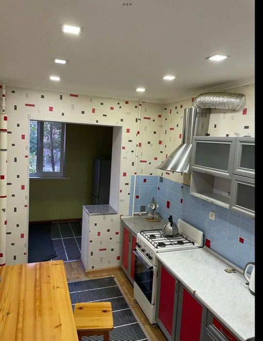 Продаётся на Кадышева 2/3/4 77 серия