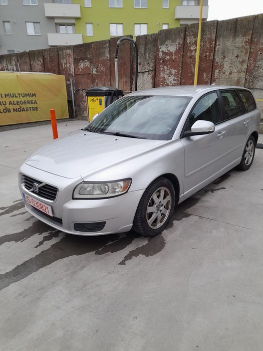Volvo V50 2010      ll