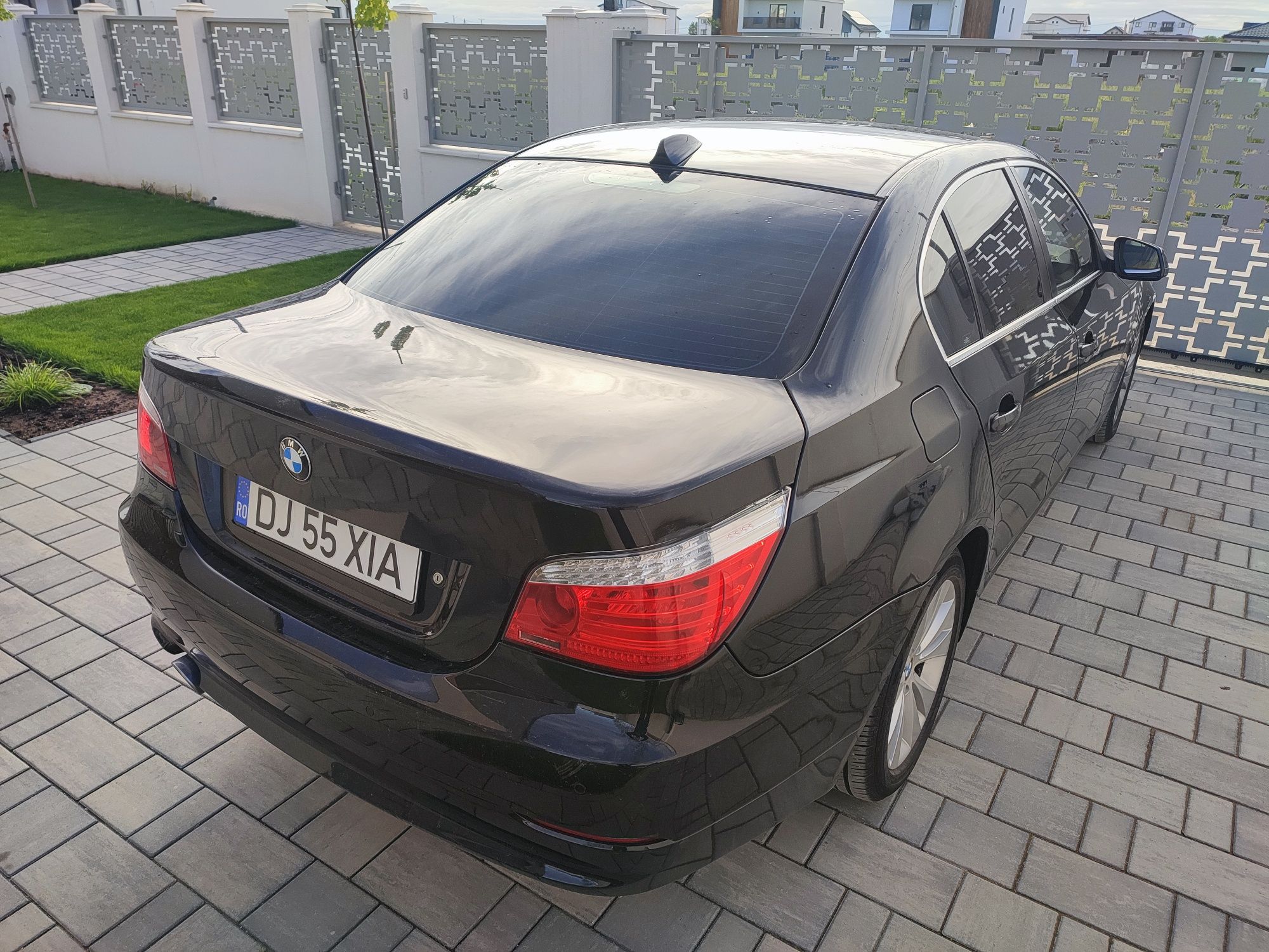 BMW Seria 5 E60 facelift 2.0 automat 177 cp super intretinut