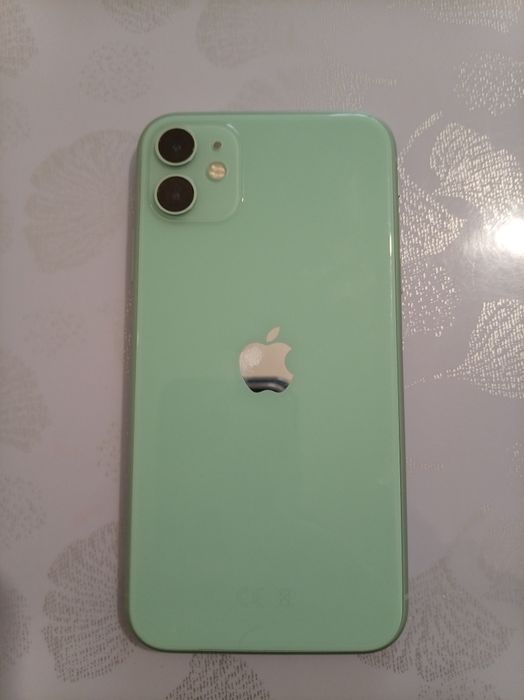 Продам айфон 11 срочно