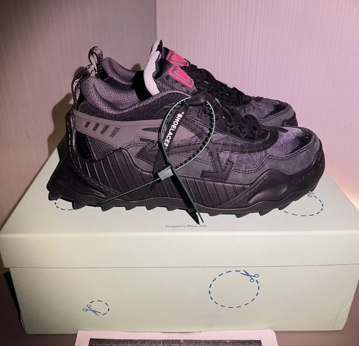 Adidasi off white odsy 1000