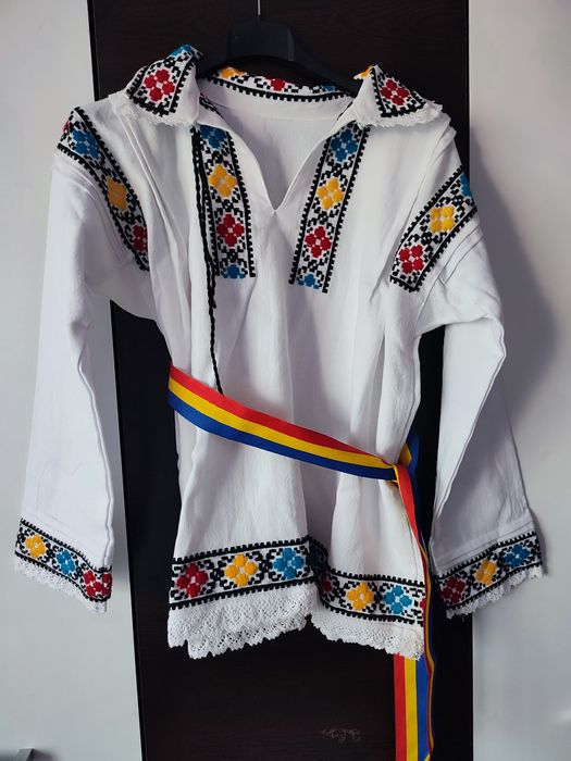 Cămașă tradițională pentru băieți 8/10 ani