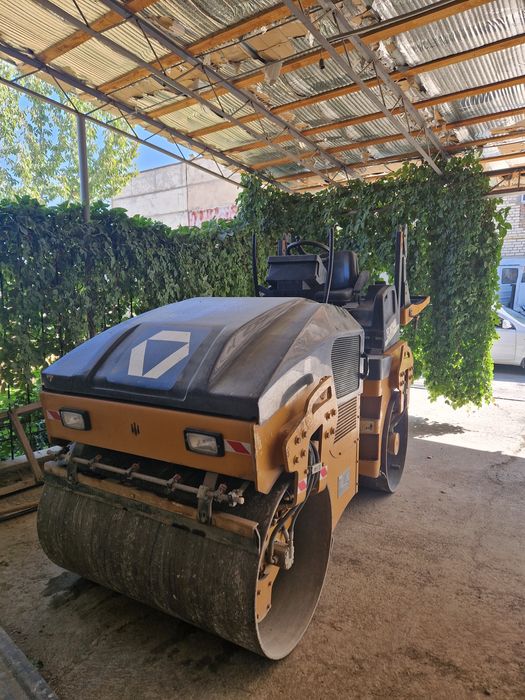 Каток XCMG XMR403S