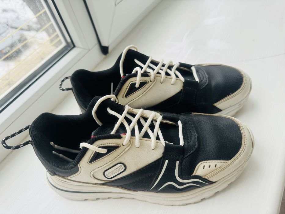 Женские модные кроссовки