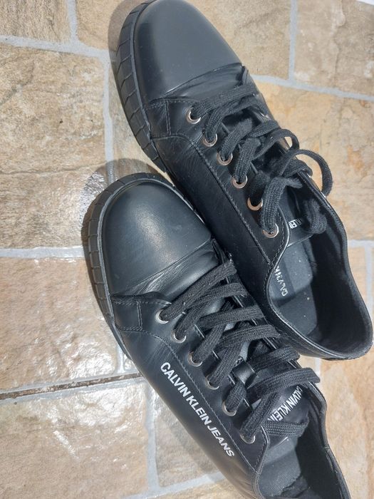 Vând adidași Calvin Klein Jeans