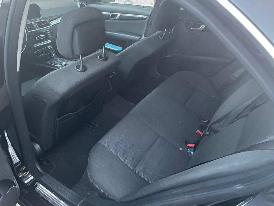 Vând Mercedes Benz C Class