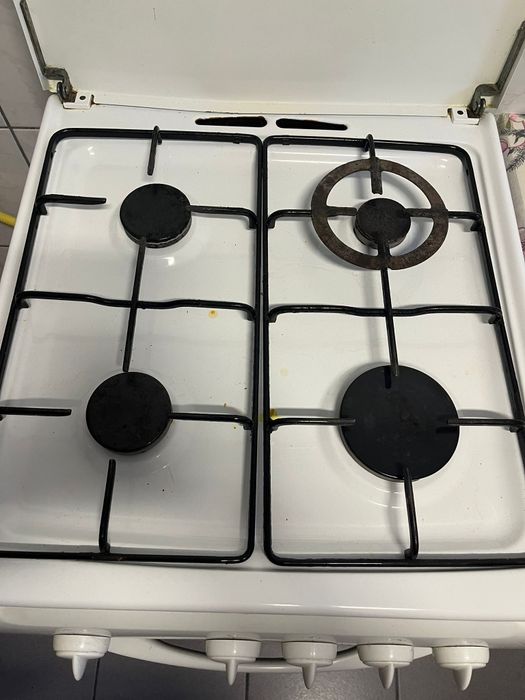 Aragaz,gaz,4 ochiuri si cuptor,Zanussi