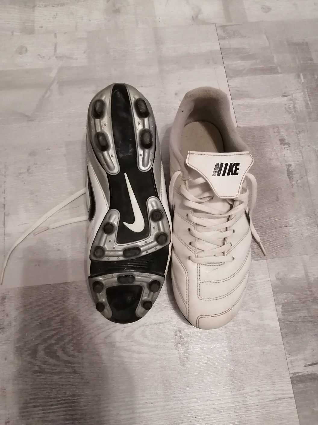 Ghete fotbal Nike mărimea 42