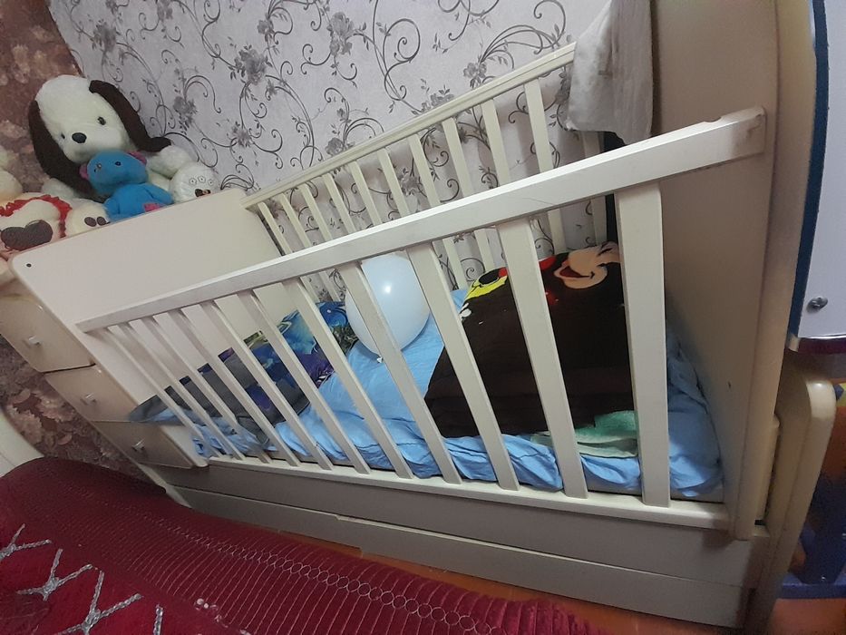 Срочно продам манеж люлька плюс можно сделать односпальную кровать,