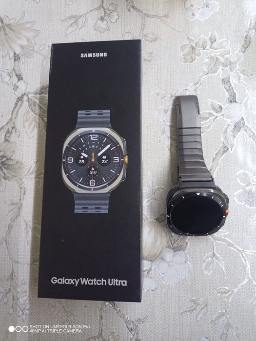 Телефон и часы Самсунг