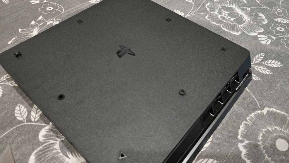 PlayStation 4 1TB Days of Play Limited