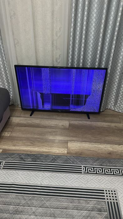 Телевизор LG 50 дюймов( экран разбит)