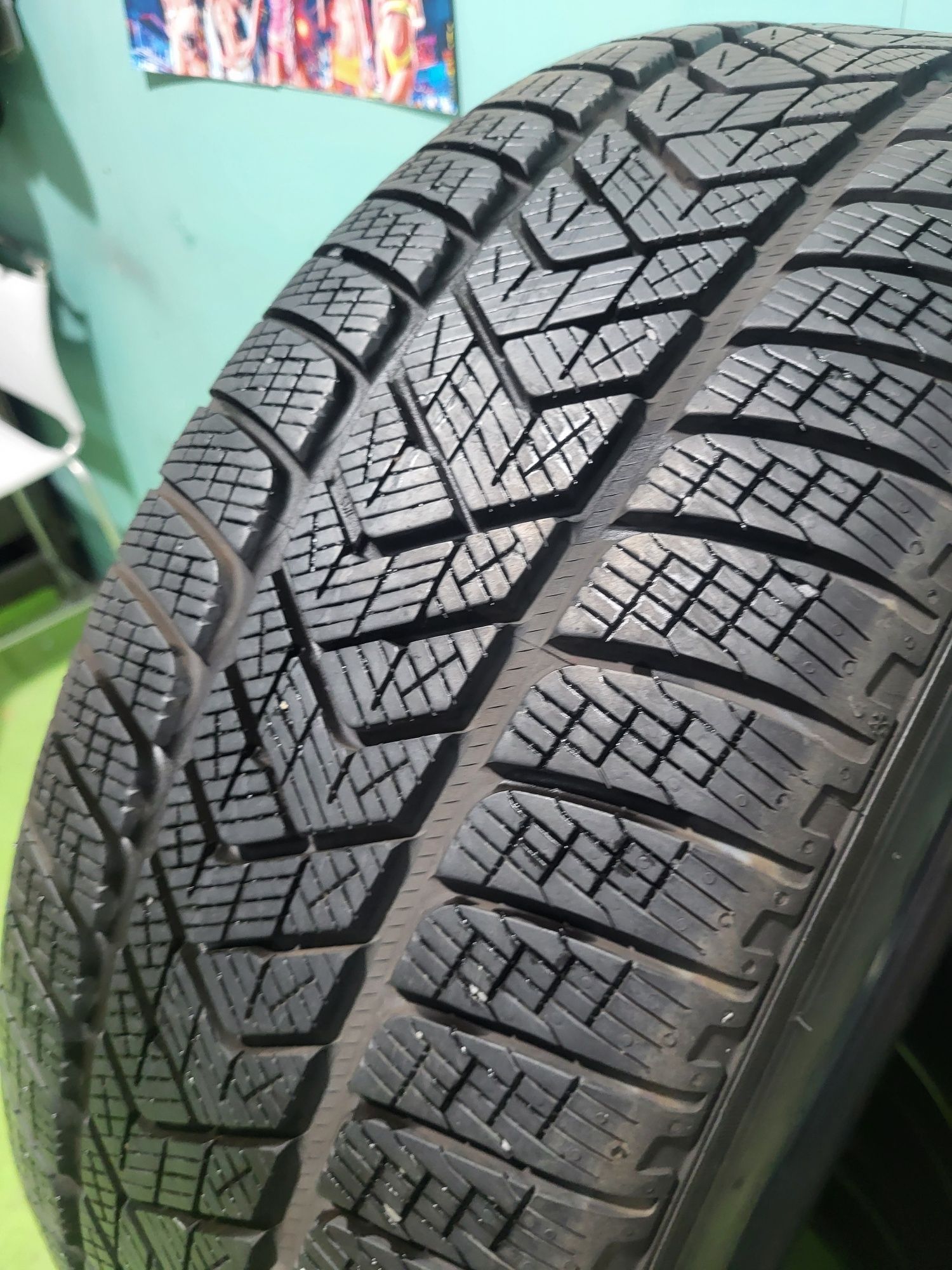 4 бр зимни 235/60/18 Pirelli дот 22г
