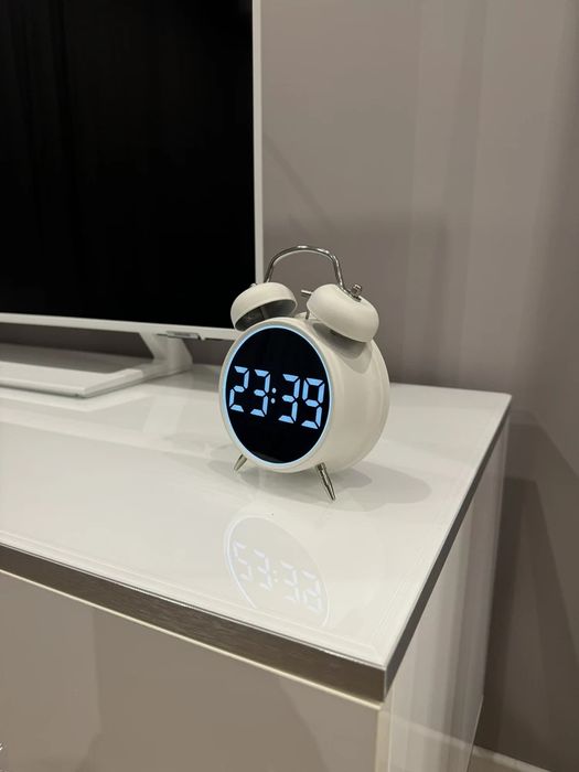 Часы электронные настольные декор для дома интерьера