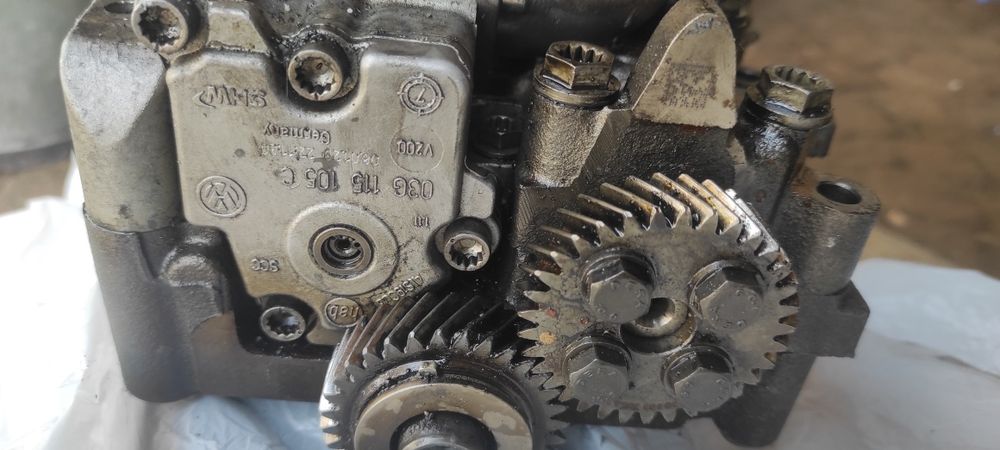 Цилиндров блок и маслена помпа балансиращи валове VW Passat b 6