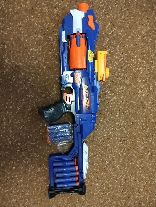 Продам новый NERF.