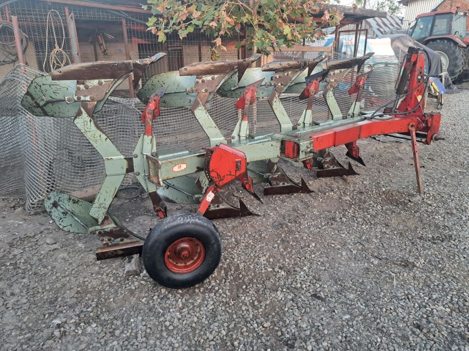 Vând plug reversibil 4 brazde