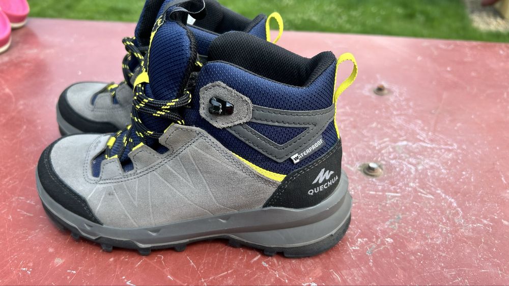 Bocanci Drumetie Copii Quechua MH500 nr. 34