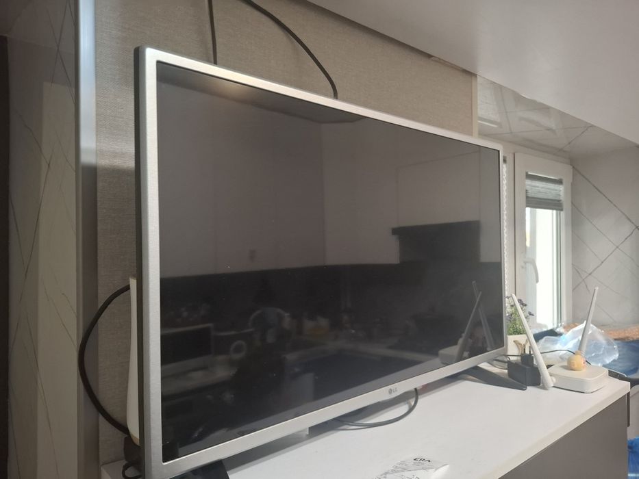 Телевизор  сотиладт