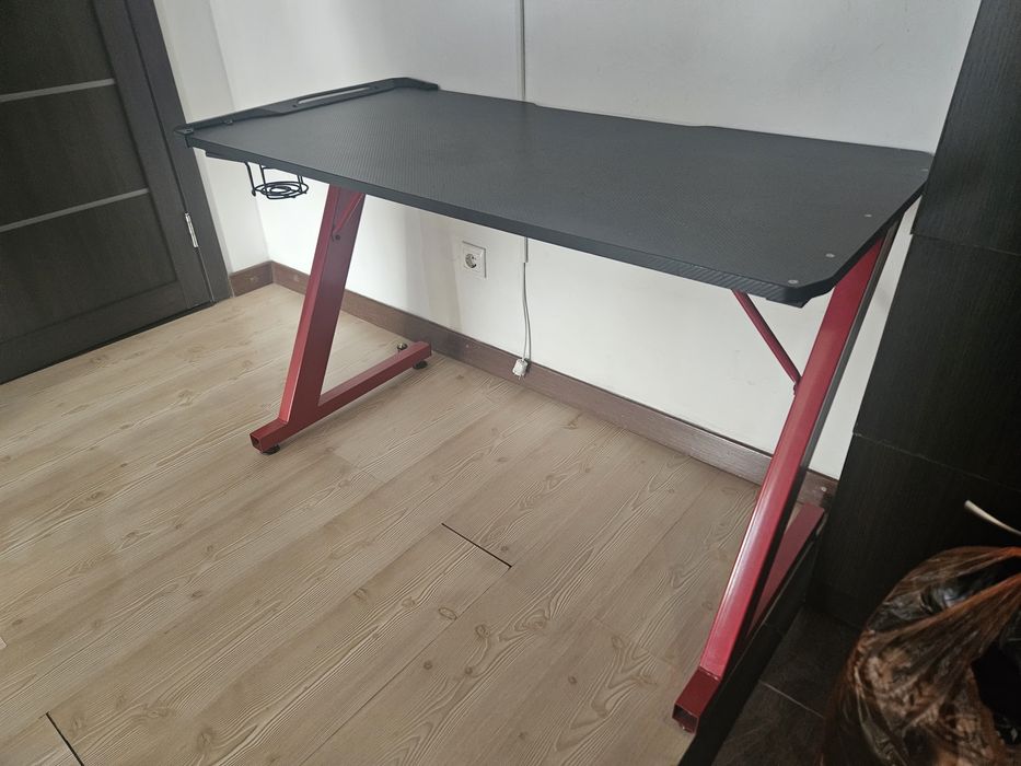 Продам стол для компьютера