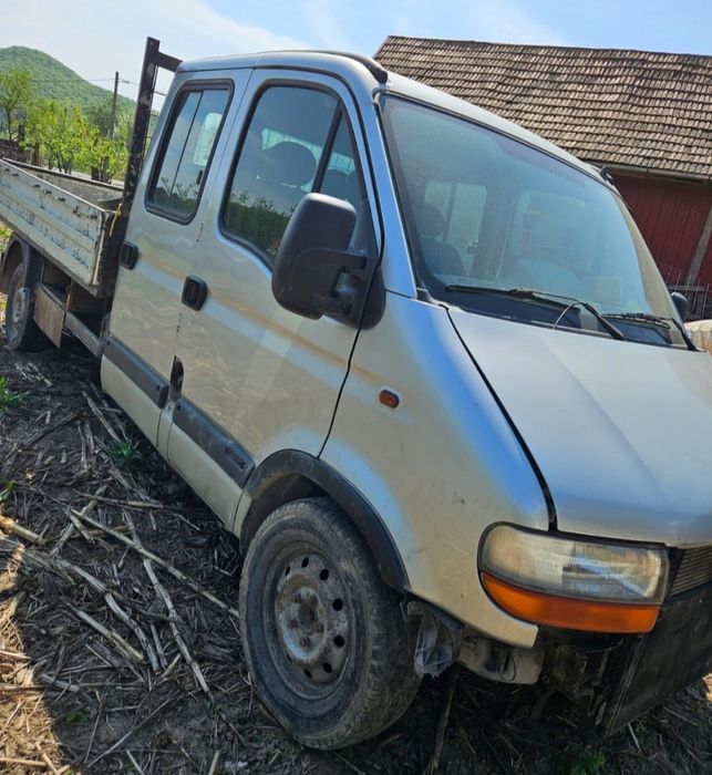 Dezmembrez Renault Master 2.5 tdi