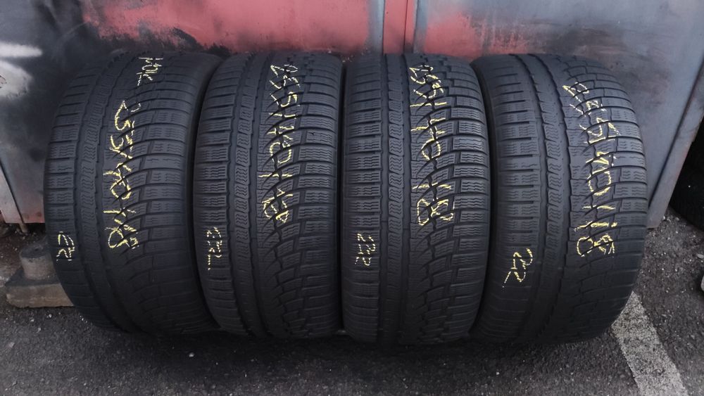 4бр. зимни гуми 255/40/18 Nokian WR, XL подсилени 
dot22
6.5/7.4mm
 Мн
