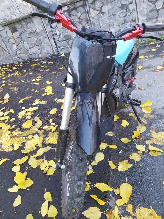 Vând motocicleta electrică, firma offroad only este ca un tuttio.