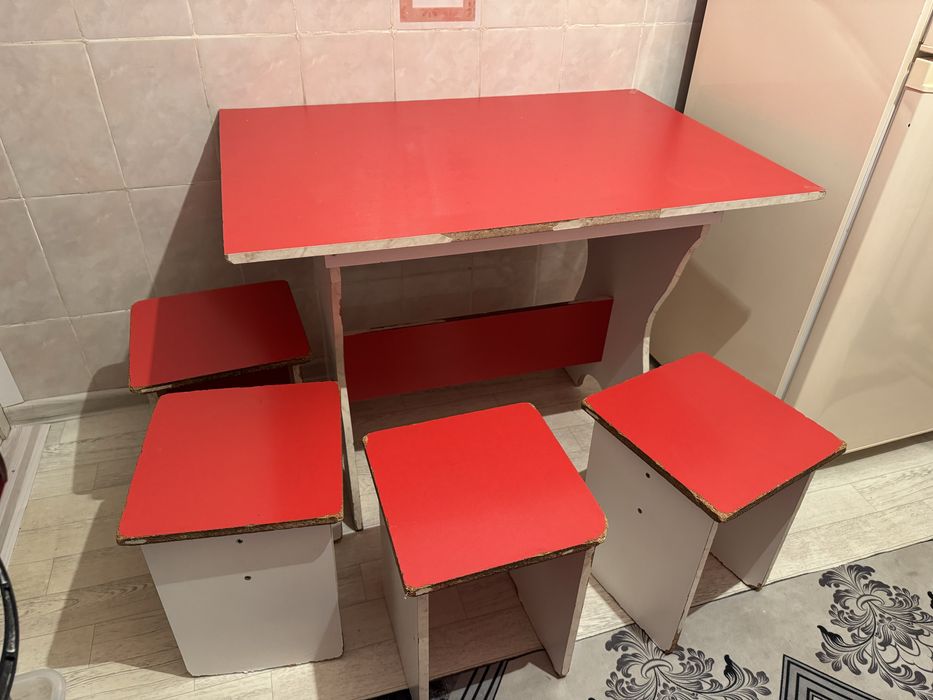 Кухонный стол сатылады