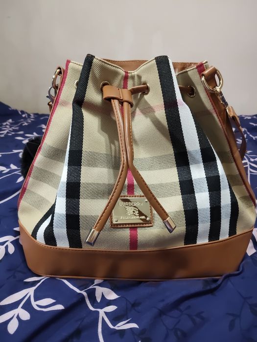 Geanta Burberry model casual