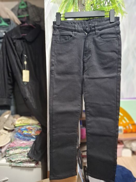 Продам джинсы.юбку джинсовую.и офисную