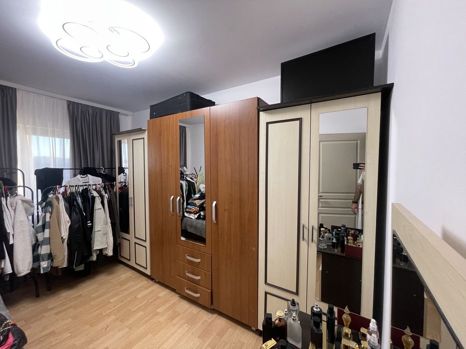 Trei dulapuri pentru dormitor