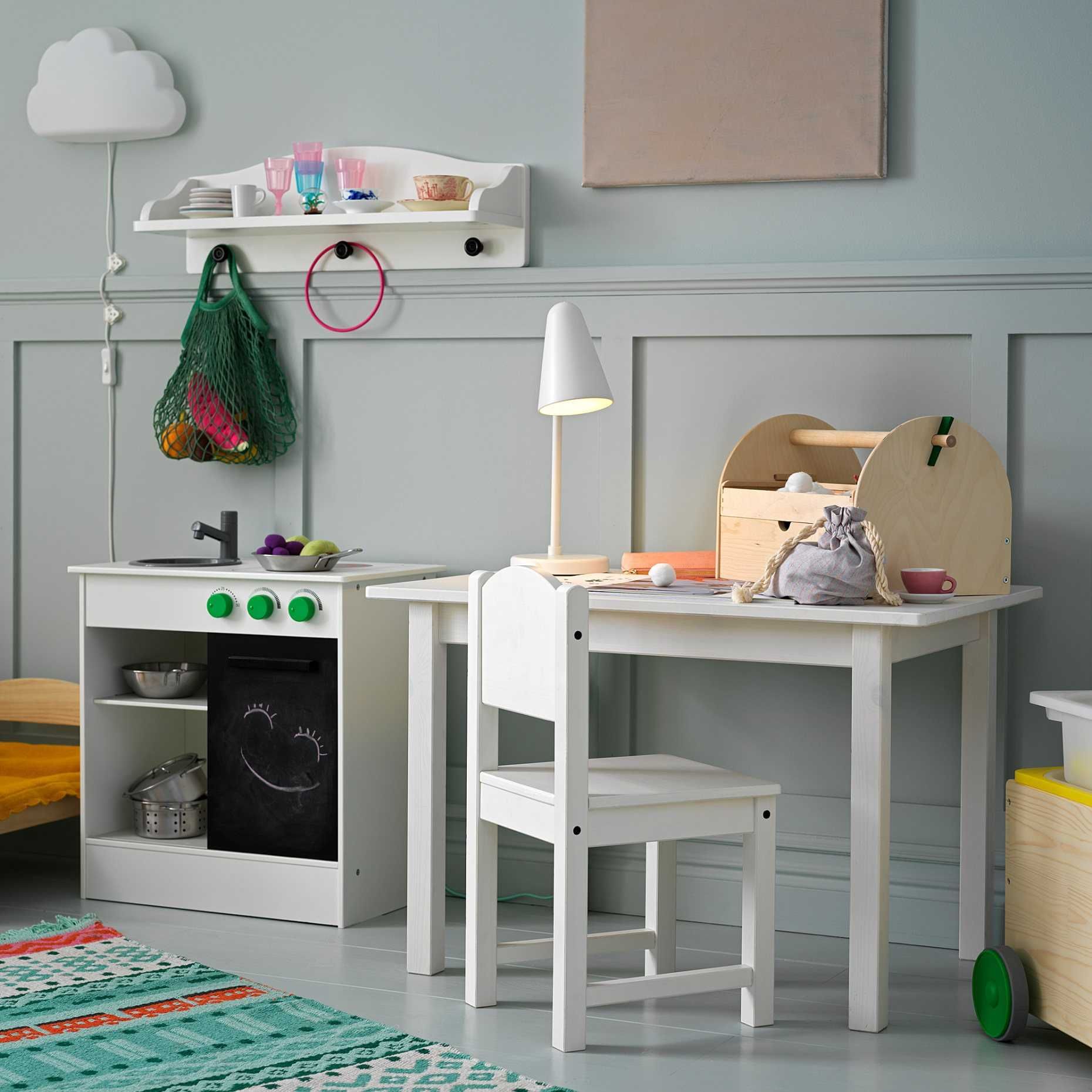 ### 67 % намалени ### Детска маса + 2 детски столчета IKEA SUNDVIK