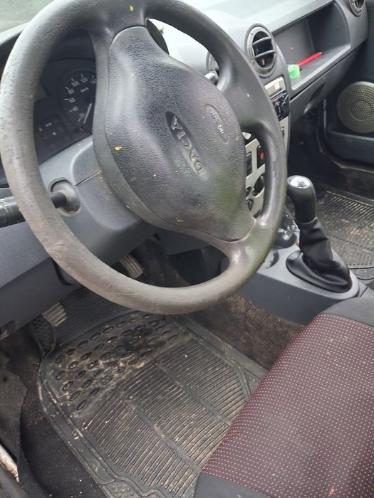 Logan pick-up 1.6 mpi