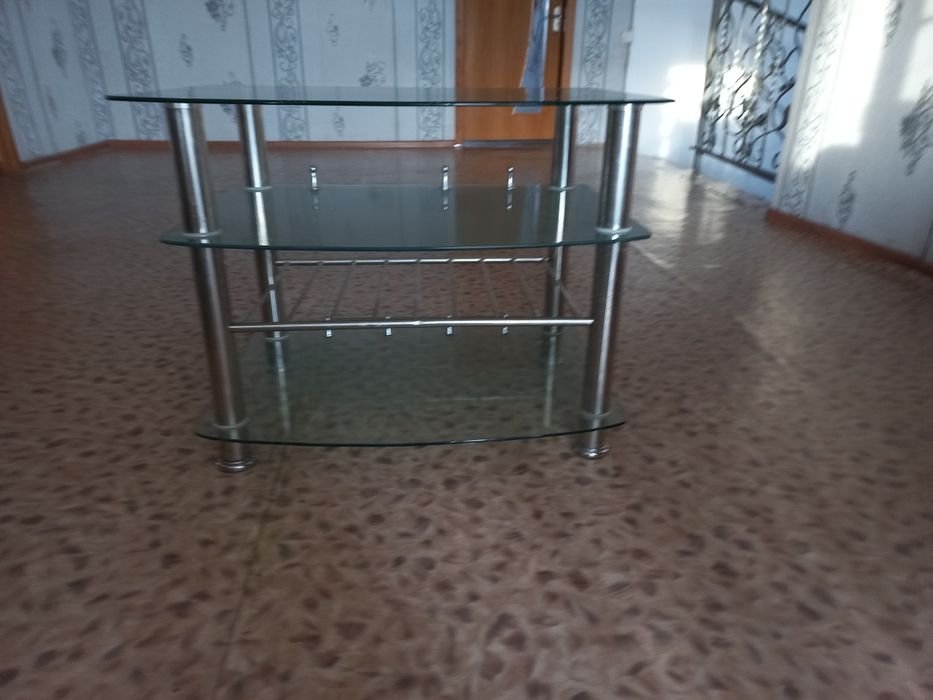 Продаю стеклянная подставка под телевизор