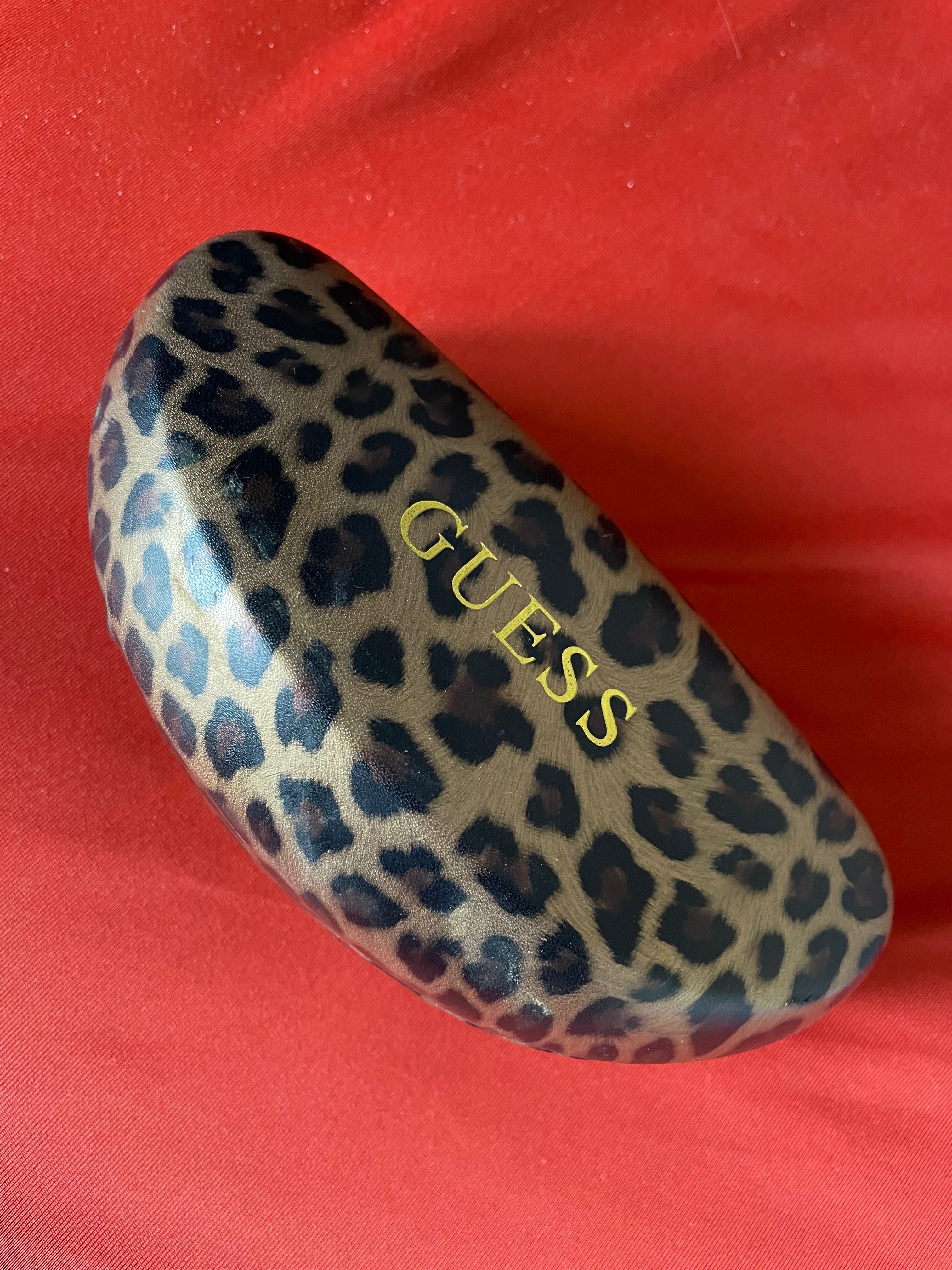 Guess - дамски слънчеви очила