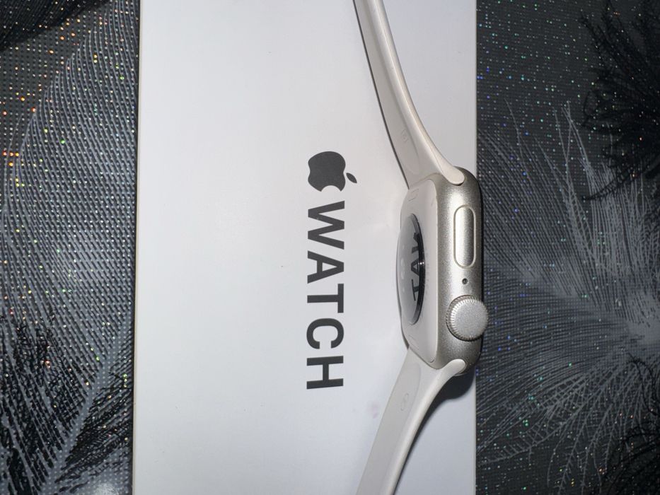 Apple watch SE (gen2) 40mm Starlight