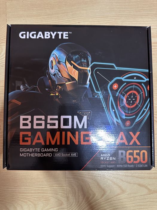 Vând placă de bază GIGABYTE B650M Gaming X AX