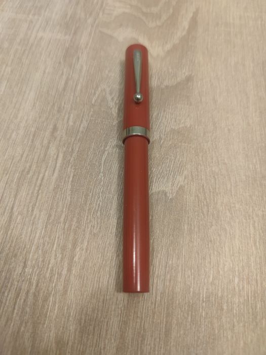 Stilou Sheaffer made in USA penita F culoare rosu