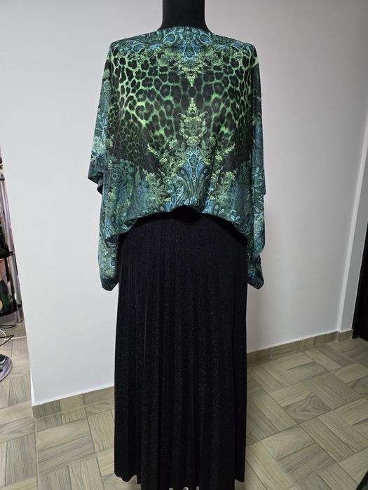 Bluza cu imprimeu animal print verde, maneci tip fluture