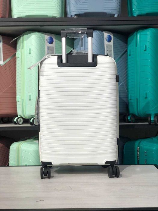 Чемодан фирменный