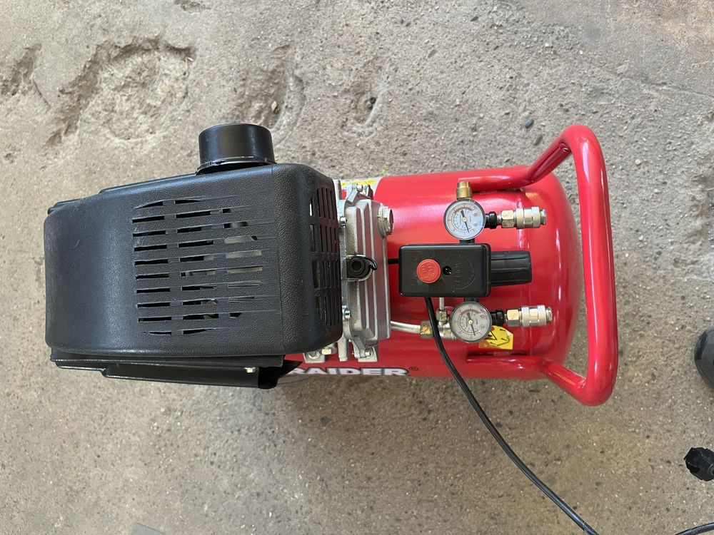 Компресор Raider 50L в гаранция