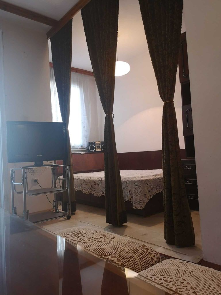Дава се под наем Едностаен апартамент в Бургас, Лазур - 45 кв.м за 140.25 € - Снимка #6