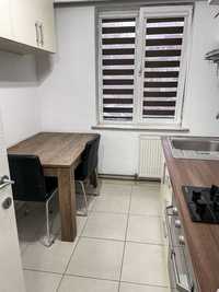 Inchiriez apartament 2 camere/central cu loc de parcare