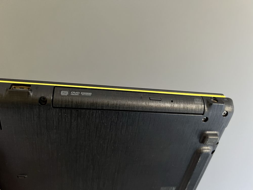 Acer Aspire E5-573G-39K5 Yellow