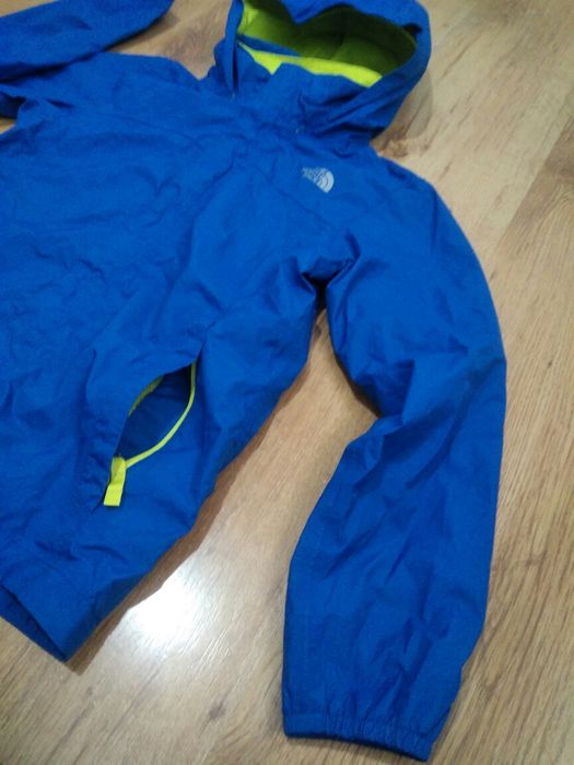 Geaca impermeabila The North Face Hyvent mărimea 10-12 ani