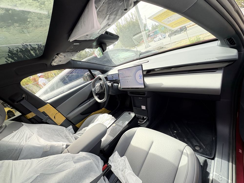 Lynk co Z20   340- ta ot kuchi zapas xod 530-km razgon 5 secunt