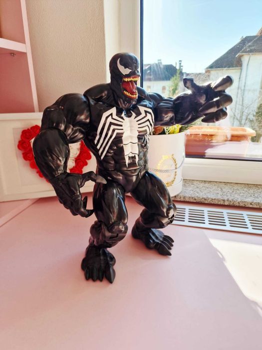 Figurina vorbitoare Venom