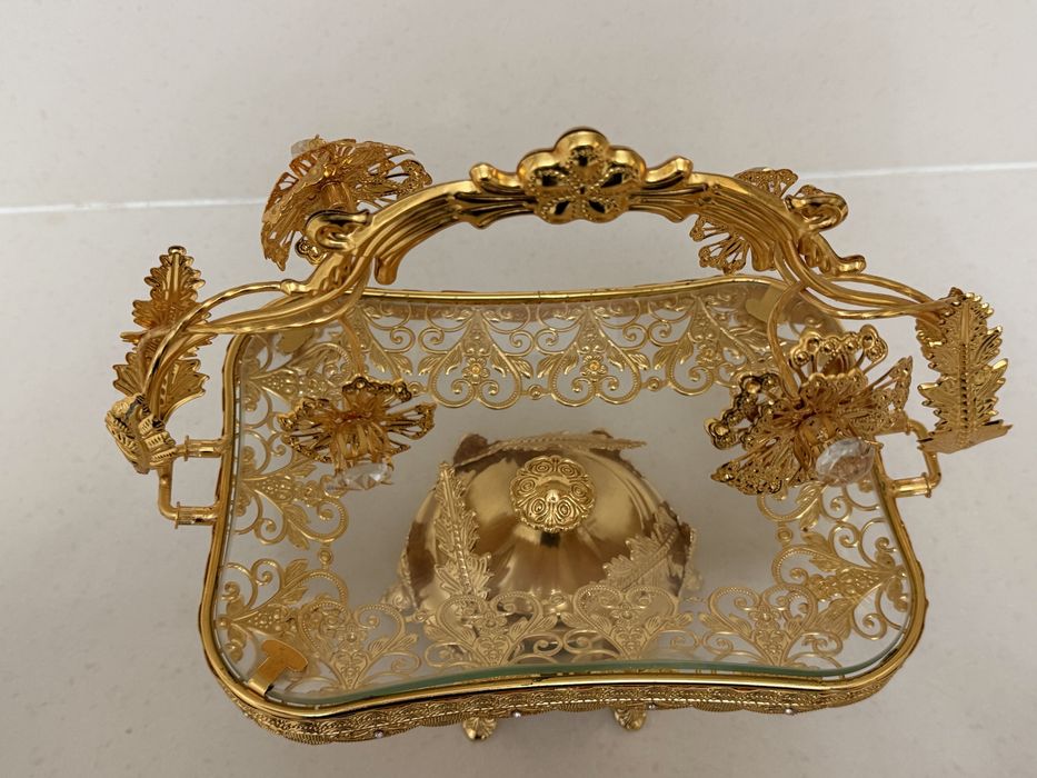 красивая ЗОЛОТИСТАЯ металлическая ПОСУДА